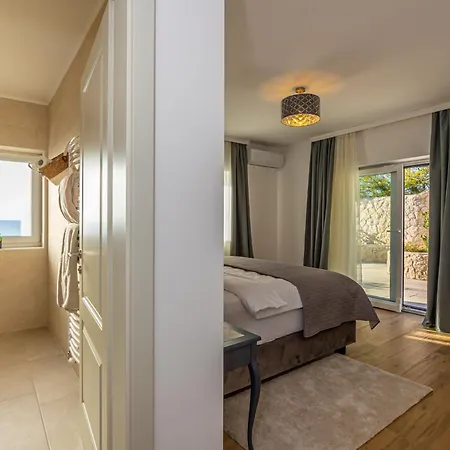 21 By Interhome *