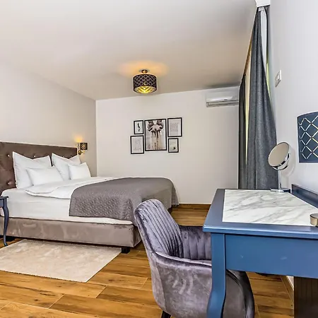 21 By Interhome Villa *