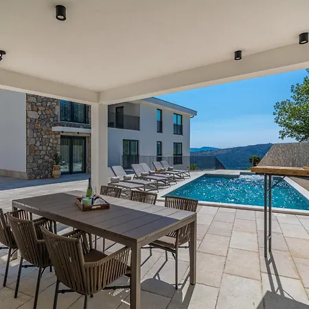 21 By Interhome Villa *